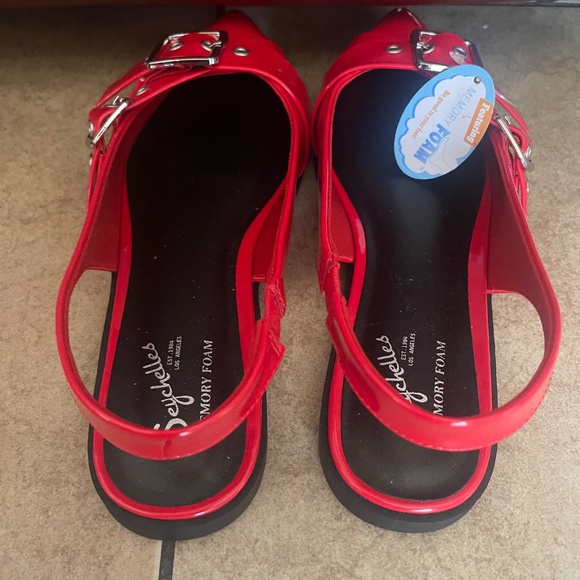 Seychelles Red Buckle Sandals SZS  8M and 11M - Picture 7 of 10